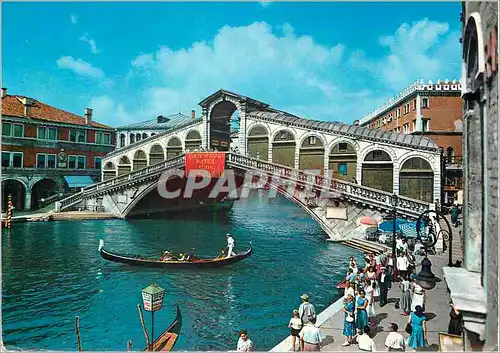 Cartes postales moderne Venezia Pont de Rialto Bateau