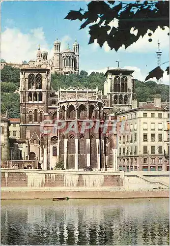 Cartes postales moderne Lyon (Rhone) la Primatiale Saint Jean et la Colline de Fourviere