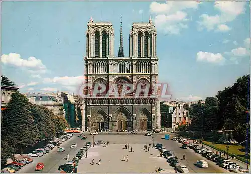 Cartes postales moderne Paris Notre Dame Place du Parvis