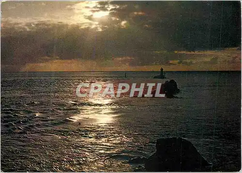 Cartes postales moderne A la Pointe du Raz la Bretagne Pittoresque Heure du Crepuscule ou tout Devient Mystere