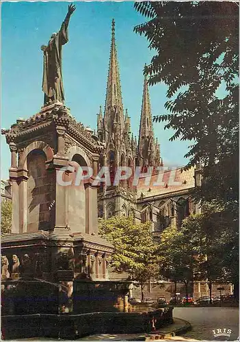 Cartes postales moderne Clermont Ferrand ((P de D) Capitale de l'Auvergne Fleches de la Cathedrale et Statue de Urbain I