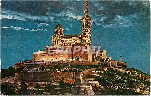 Cartes postales moderne Marseille Le Carrefour du Monde Basilique Notre Dame de la Garde la Nuit