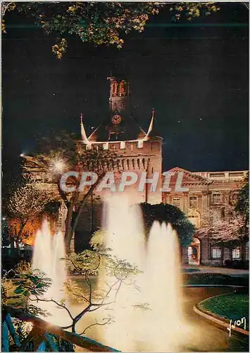 Cartes postales moderne Toulouse (Haute Garonne) Couleurs et Lumiere de France Donjon du Capitole au fond Le Capitole de