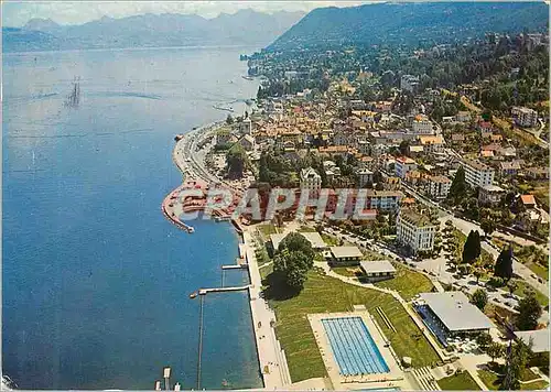 Cartes postales moderne Evian les Bains Vue Generale aerienne et le Nouveau Centre Nautique (Arch Novarina) Piscine