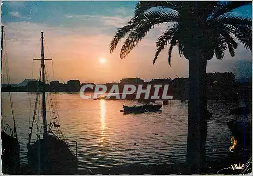 Cartes postales moderne Var Reflets de la Cote d'Azur Coucher de Soleil Bateaux