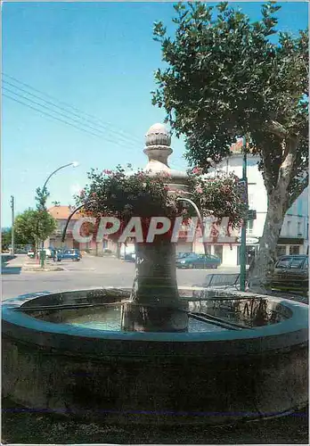 Cartes postales moderne Oraison Place du Docteur Itand