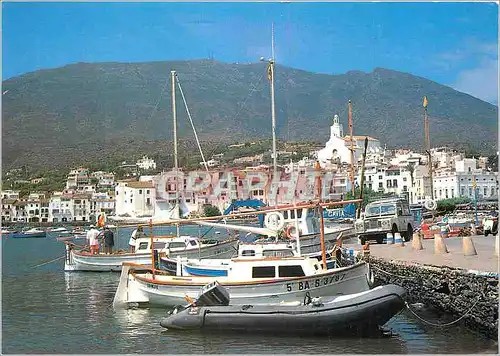Cartes postales moderne Cadaques (Costa Brava) Vista Parcial Bateaux