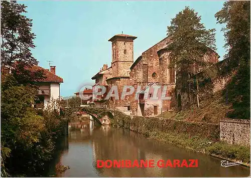 Cartes postales moderne St Jean Pied de Port (Pyr Atl) L'Eglise et la Nive Donibane Garazi