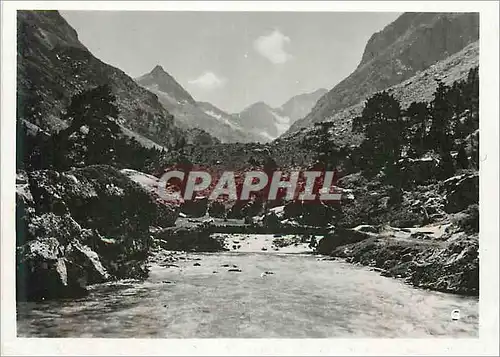 Cartes postales moderne Pyrenees Chemin de Vignemale en amont du lac de Gaube