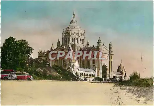 Cartes postales moderne Lisieux L'Avenue pres de la Basilique