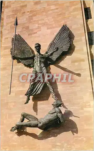 Cartes postales moderne Coventry Cathedral Epstein's Bronze Statue of St Michael and the Devil