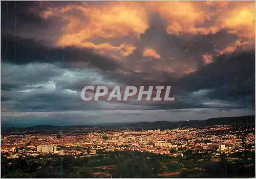 Moderne Karte Clermont Ferrand (Puy de Dome) Clarte du Soir sur la Ville