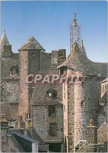 Cartes postales moderne Salers (Cantal) Tour de l'Horloge ou Porte du Beffroi Maisons Arbres de Pierre a Seve Humaine