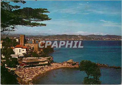Cartes postales moderne La Napoule la Cote d'Azur le Vieux Chateau Ecossais et la Plage
