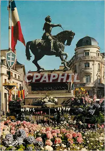 Cartes postales moderne Orleans (Loiret) En Val de Loire Place du Martroi Statue de Jeanne d'Arc par Foyatier