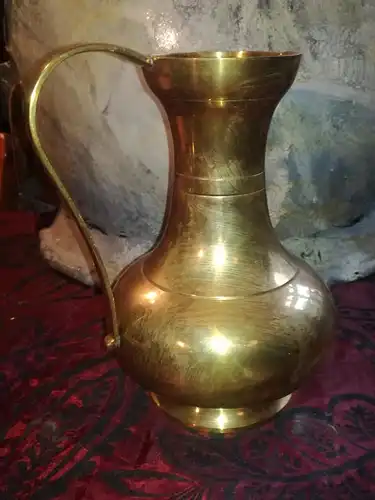 Vase/ Kanne aus Messing
