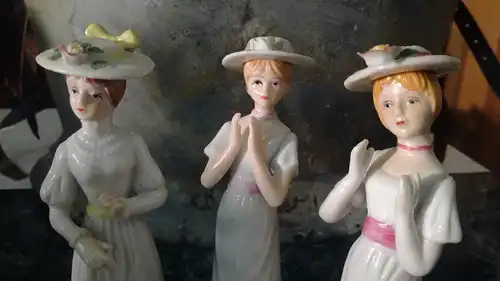 Vintage - Porzellan
Three Ladies