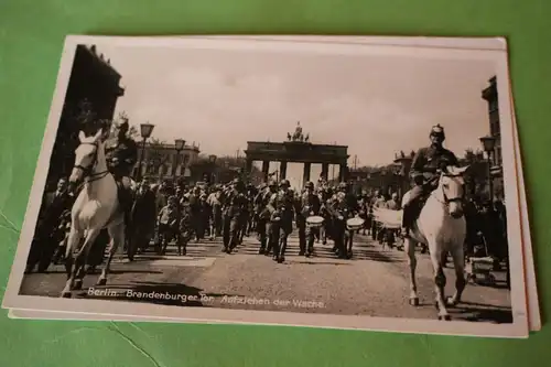 drei tolle alte Karten - Berlin Ehrenmal und Brandenburger Tor - 30-40er Jahre