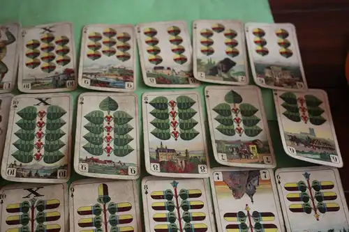 Tolles altes Kartenspiel der Firma Vereinigte Stralsunder Spielkartenfa. Alter?
