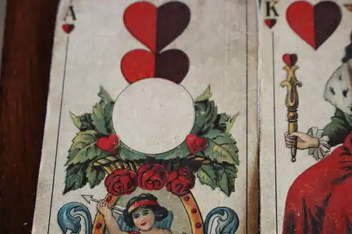 Tolles altes Kartenspiel der Firma Vereinigte Stralsunder Spielkartenfa. Alter?