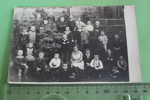 zwei tolle alte Fotos - Schulklasse ?? Jungs  bei Ausflug - 1910-20 ??