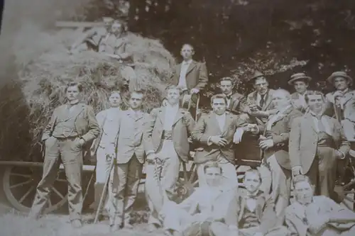 tolles altes Gruppenfoto - Schüler ? Studenten ? - rechts Lehrer ??