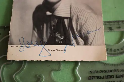 tolle alte Karte - Schauspielerin Sonja Ziemann mit original  Autogramm