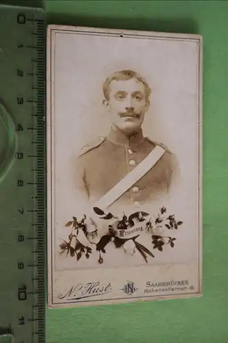 tolles altes CDV-Foto - Soldat mit weissen Brustgurt ? - Saarbrücken