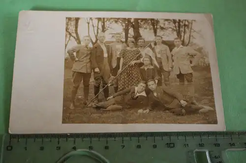 tolles altes Foto - Gruppenfoto Verein Turnerbund  Fahne in der Hand  20-30er Ja