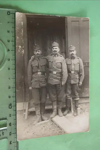 tolles altes Foto - drei Soldaten KuK Armee ?  unbekannte Kragenspiegel