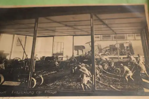 zwei alte Karten - Deutsches Museum - Lokomotive Puffing Billy und Pflüge