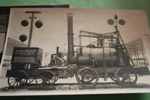 zwei alte Karten - Deutsches Museum - Lokomotive Puffing Billy und Pflüge