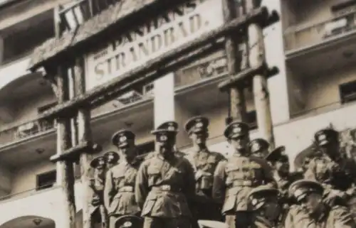 tolles altes Foto - Soldaten im Grand Hotel Panhans und Strandbad - Österreich