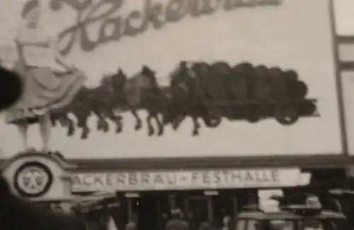 tolles altes Foto - Oktoberfest - Hackerbräu-Festhalle  30-50er  Jahre ????