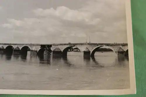 interessantes altes Foto - zerstörte Brücke bei Gien ???