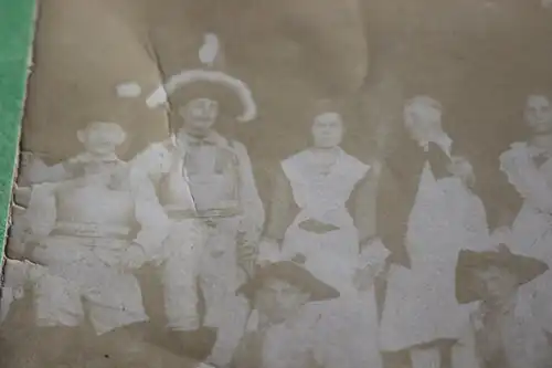 tolles altes Foto - Gruppe Soldaten in alten Uniformen ?  - 1900-1920 ??