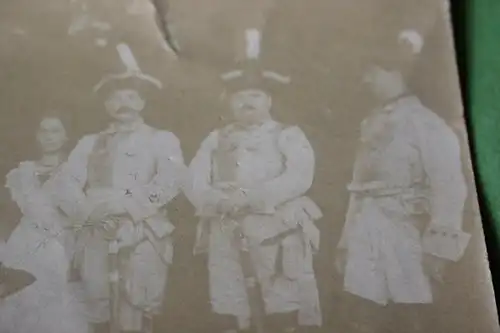 tolles altes Foto - Gruppe Soldaten in alten Uniformen ?  - 1900-1920 ??