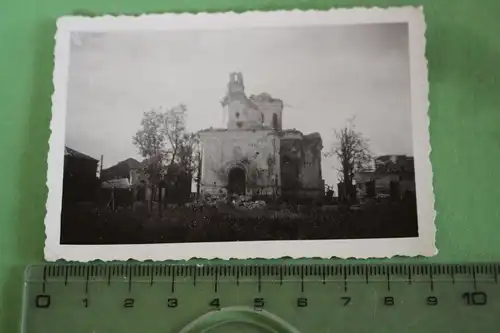 interessantes altes Foto - zerstörte Kirche - Ort ???