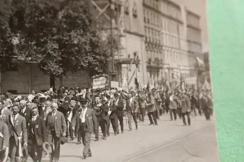 tolles altes Foto - Festumzug Kriegervereine in Westfalen - Ort ??