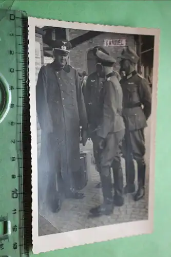 tolles altes Foto - Gruppe Soldaten - Gebirgsjäger - Bahnhof Kandel