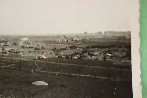 interessantes altes Foto - Kriegsgefangenenlager ?? Russland ?? Zäune - Turm