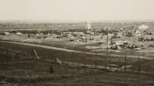 interessantes altes Foto - Kriegsgefangenenlager ?? Russland ?? Zäune - Turm