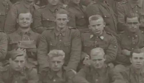 tolles altes gr. Glasnegativ - Gruppenfoto Soldaten unb. Uniformen ???