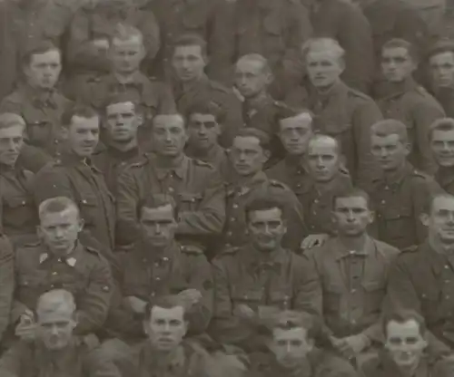 tolles altes gr. Glasnegativ - Gruppenfoto Soldaten unb. Uniformen ???