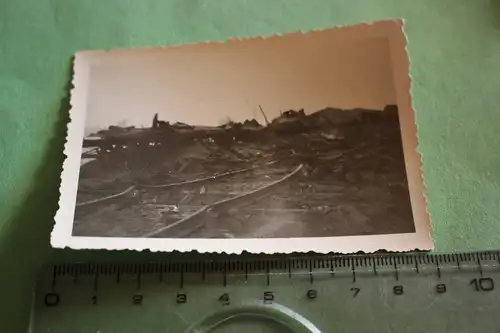 interessantes altes Foto - zerstörte Eisenbahn ?? 