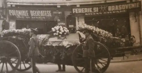 interessantes altes Foto - Trauerzug - Persönlichkeit ??? auf Geschützwagen