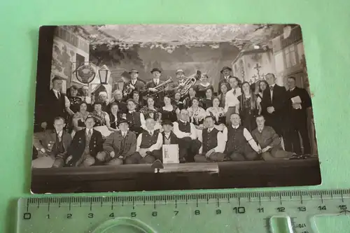 tolles altes Foto - Gruppe Personen - Theater ? Eisleben ?