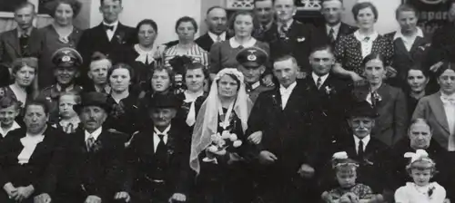 tolles altes Gruppenfoto - Hochzeit - Gasthaus Leonhard Ha ???  30-40er Trier ??