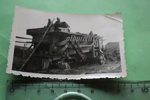 tolles altes Foto - alte Dreschmaschine ???   DDR  50er Jahre 