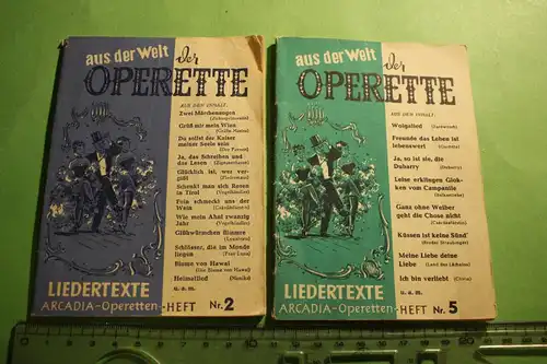 zwei alte Heftchen -  aus der Welt der Operette Heft 2 und 5 -  50-60er Jahre ??